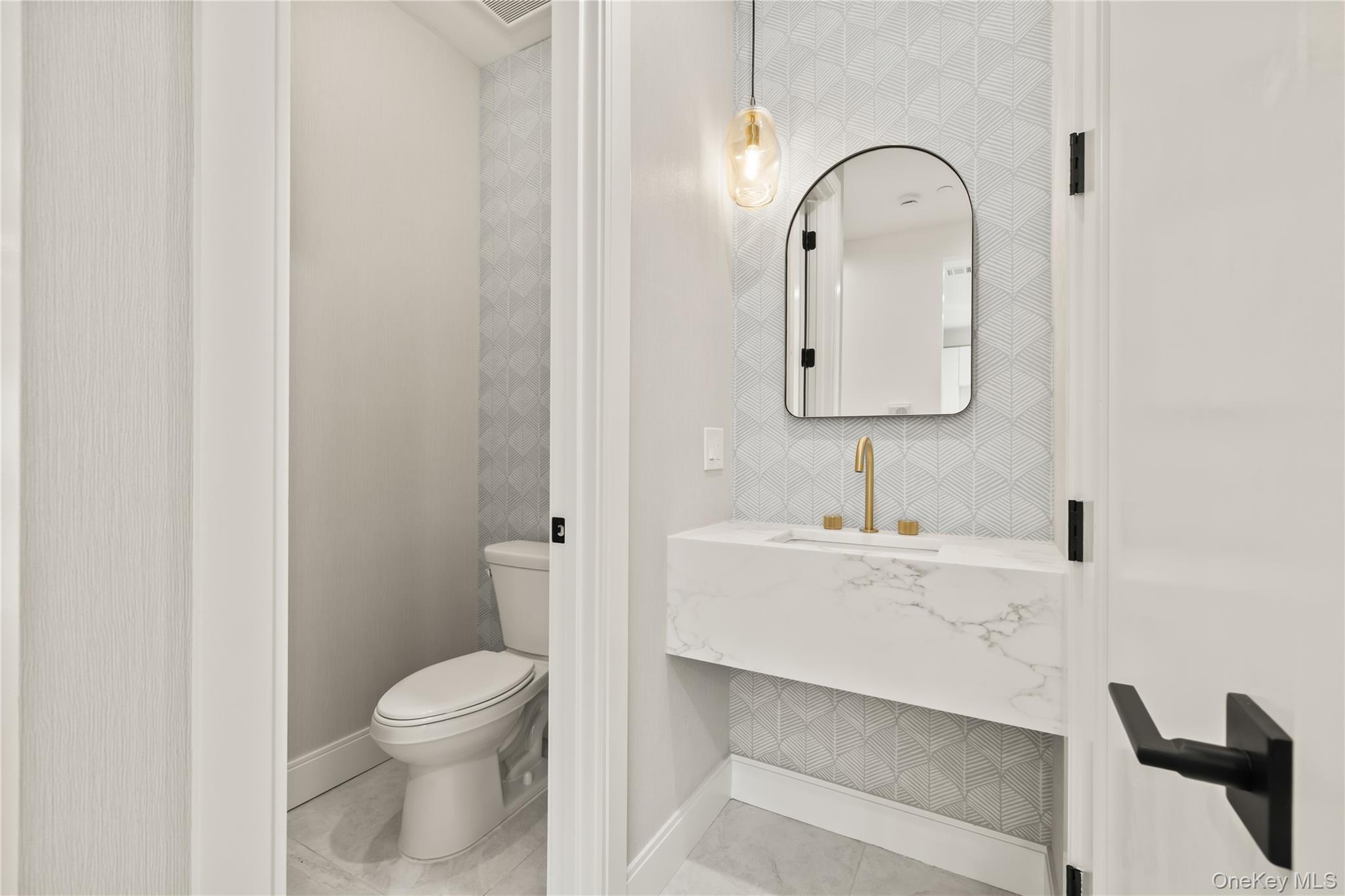5 Mirror Lake Road, Unit 202 Spring Valley, NY 10977 - Photo 14 of 50 Bathroom #1