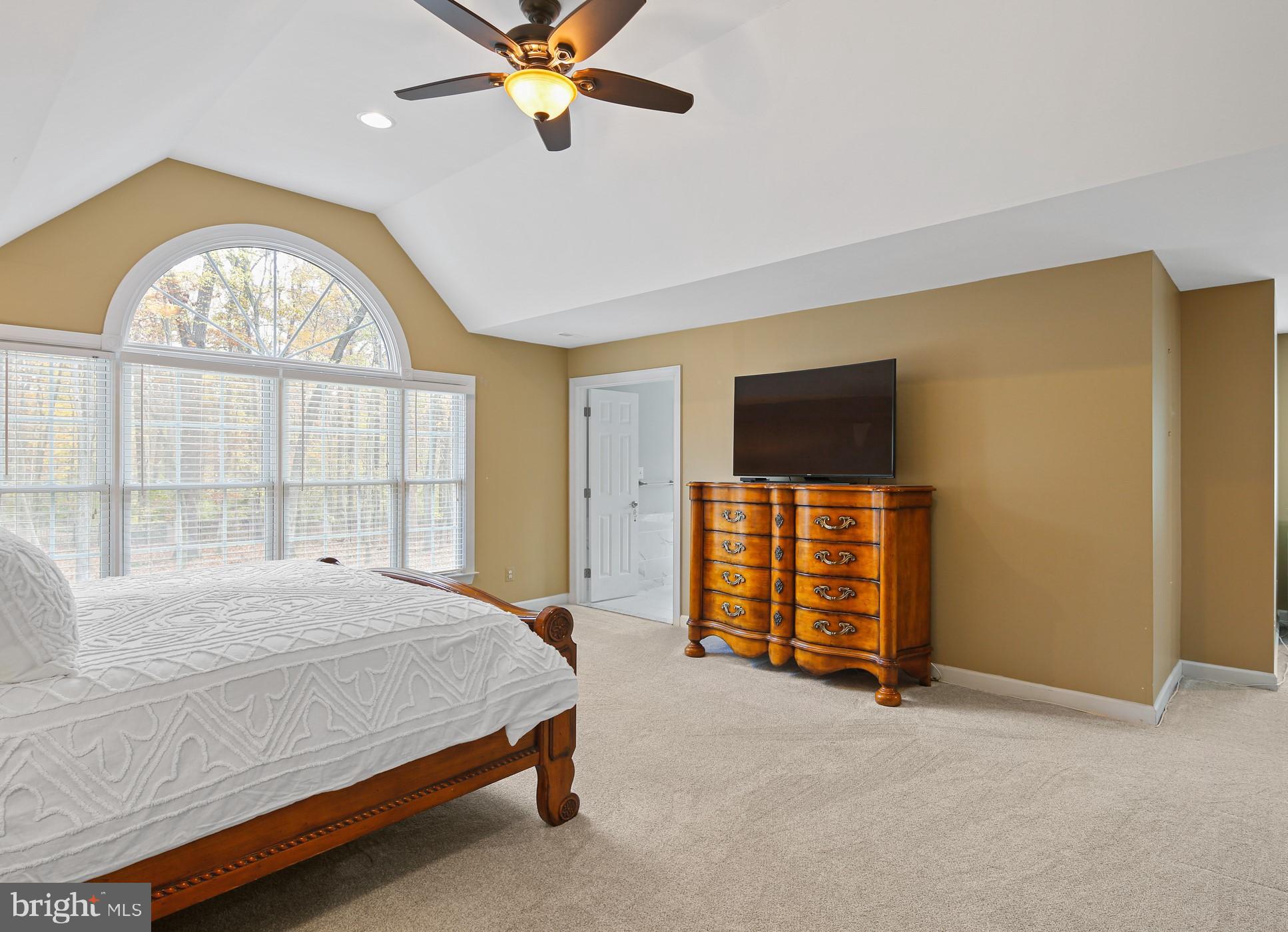 Primary BD w/ Huge Walk-in Closet & Sitting Area