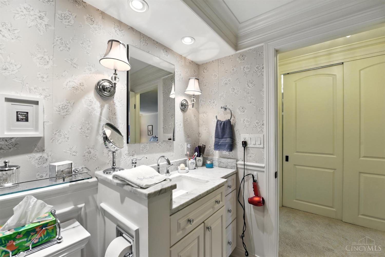 2444 Madison Road, Unit 1711 Cincinnati, OH 45208 - Photo 23 of 43 Gallery Image 23