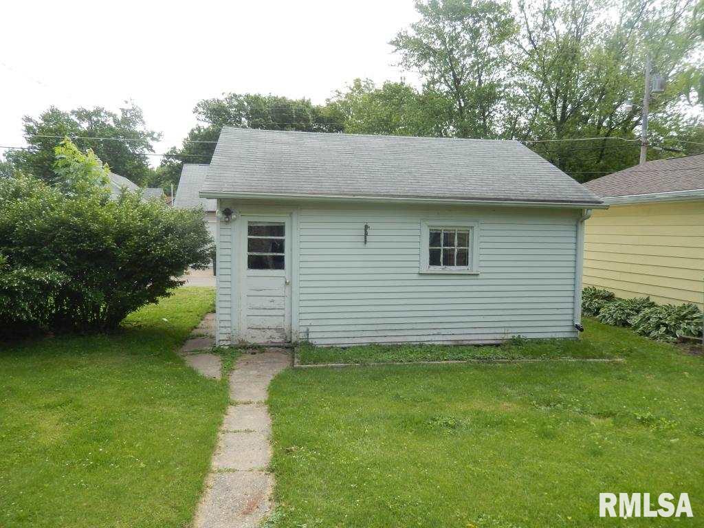 2018 2nd Street Moline, IL 61265 - Photo 11 of 13 Gallery Image 11