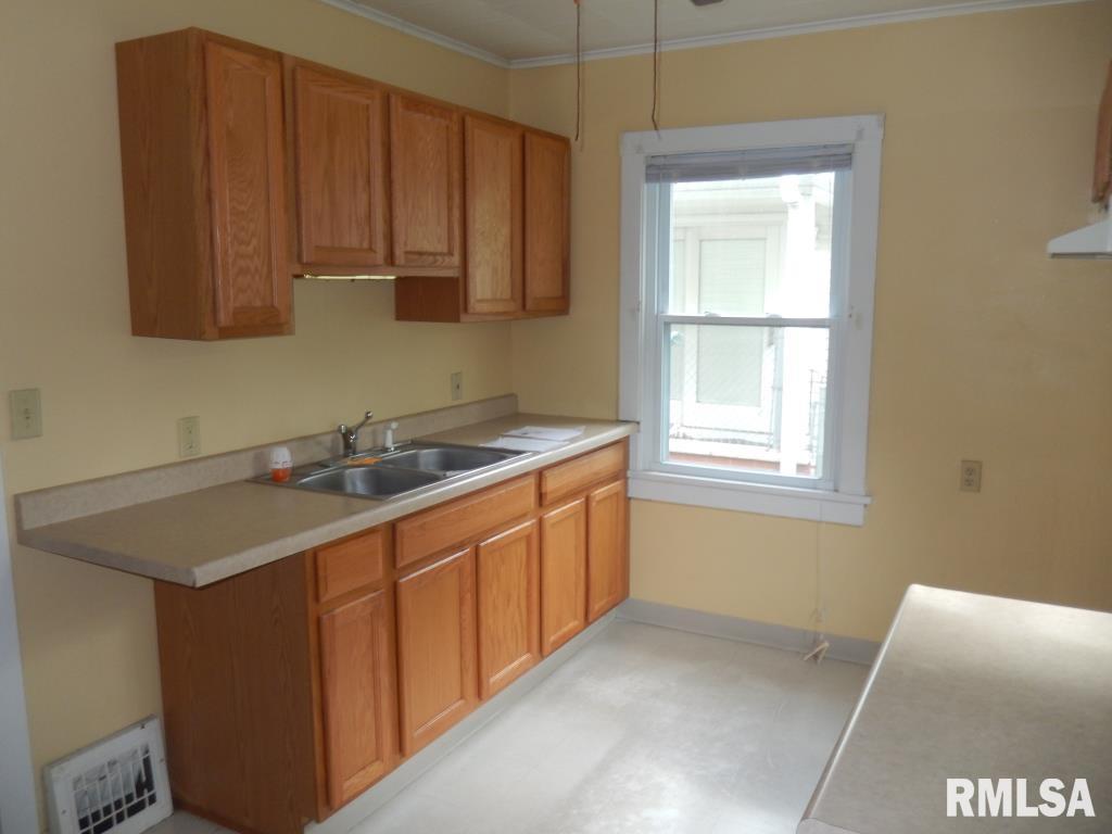 2018 2nd Street Moline, IL 61265 - Photo 13 of 13 Gallery Image 13