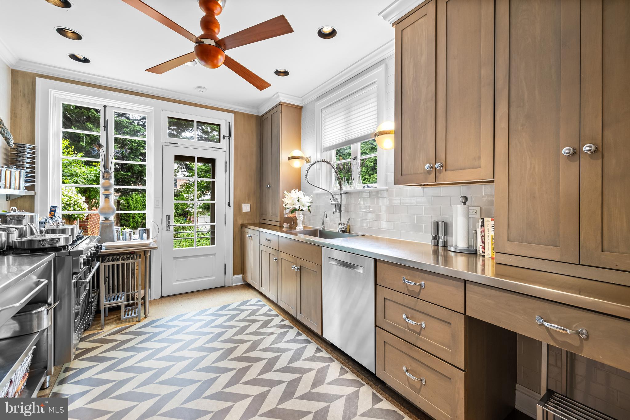112 St Dunstans Road Baltimore, MD 21212 - Photo 17 of 63 Kitchen