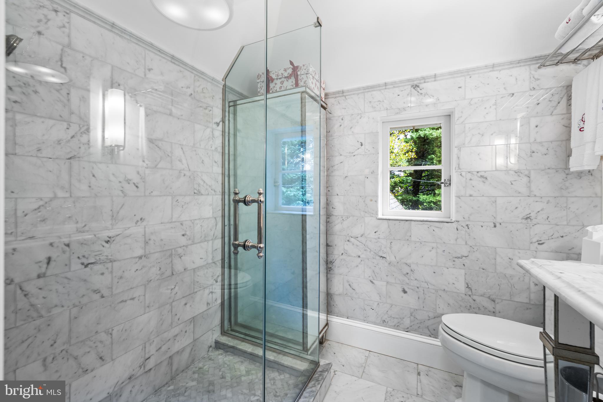 112 St Dunstans Road Baltimore, MD 21212 - Photo 32 of 63 Primary Bath