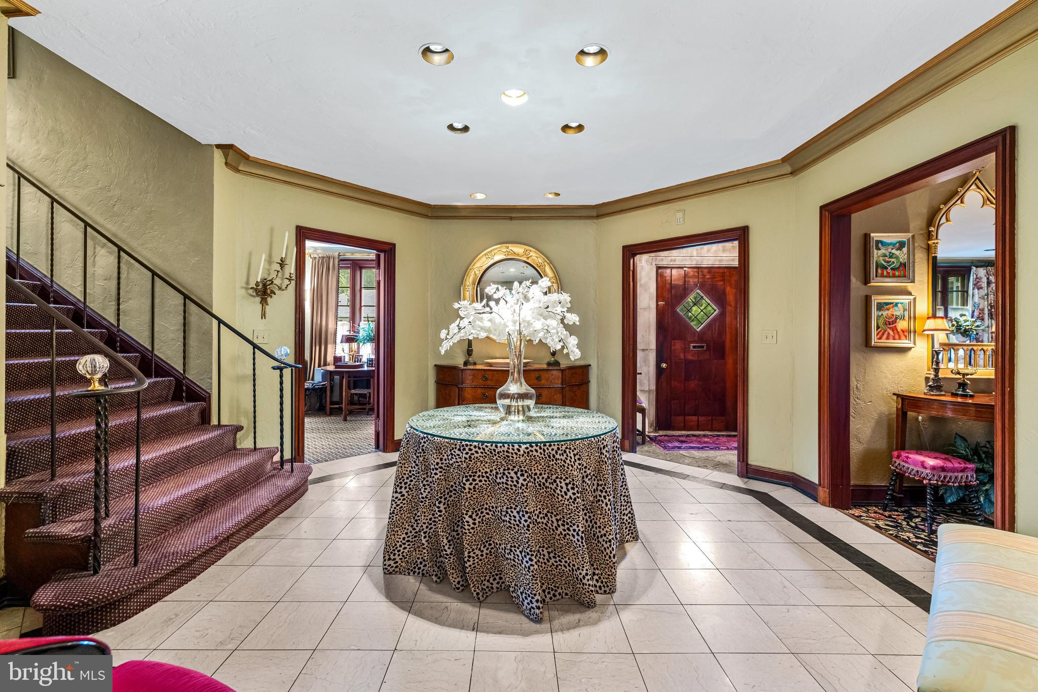 112 St Dunstans Road Baltimore, MD 21212 - Photo 5 of 63 Foyer