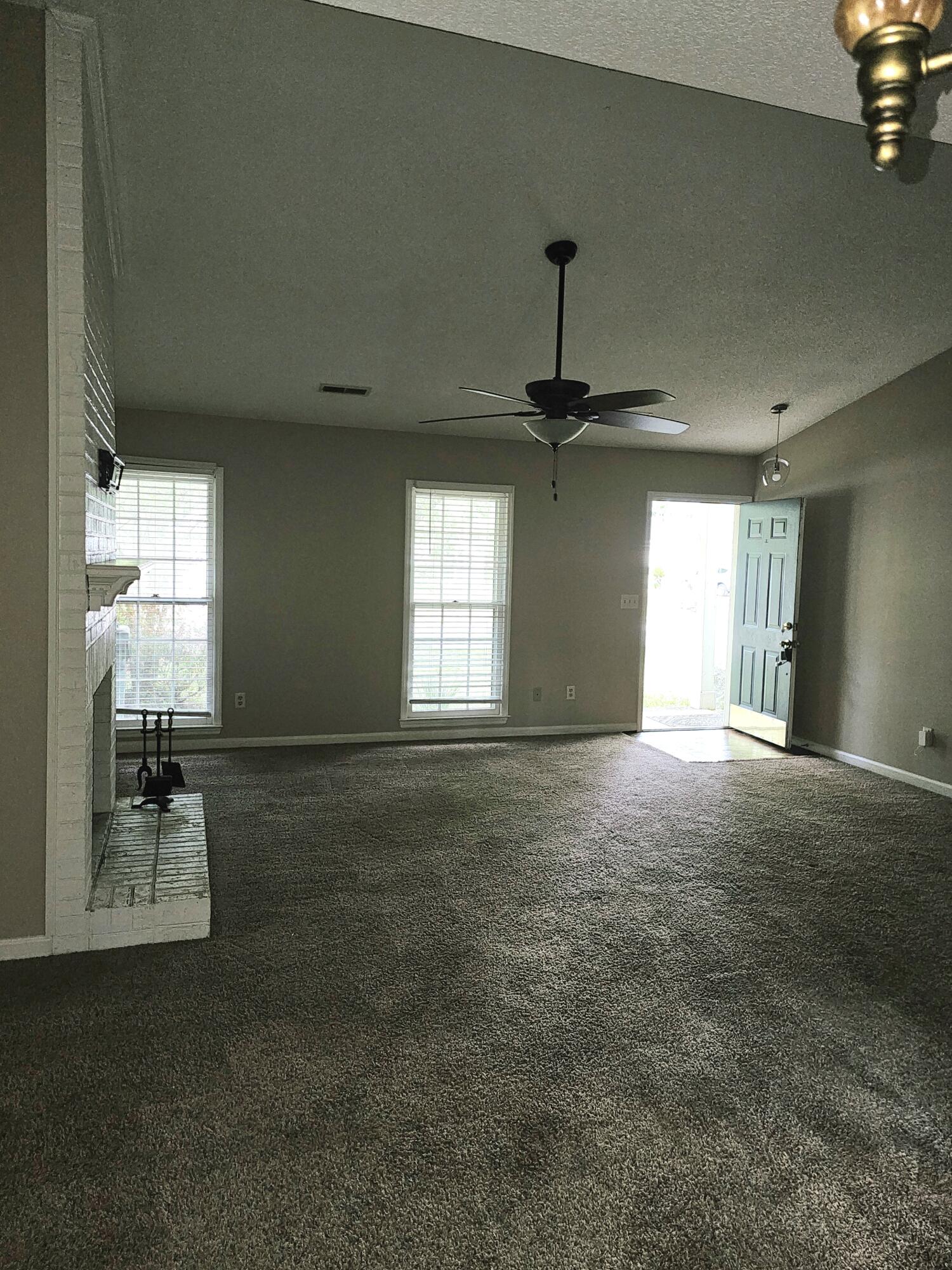 174 Commons Way Goose Creek, SC 29445 - Photo 2 of 15 20240410_124157