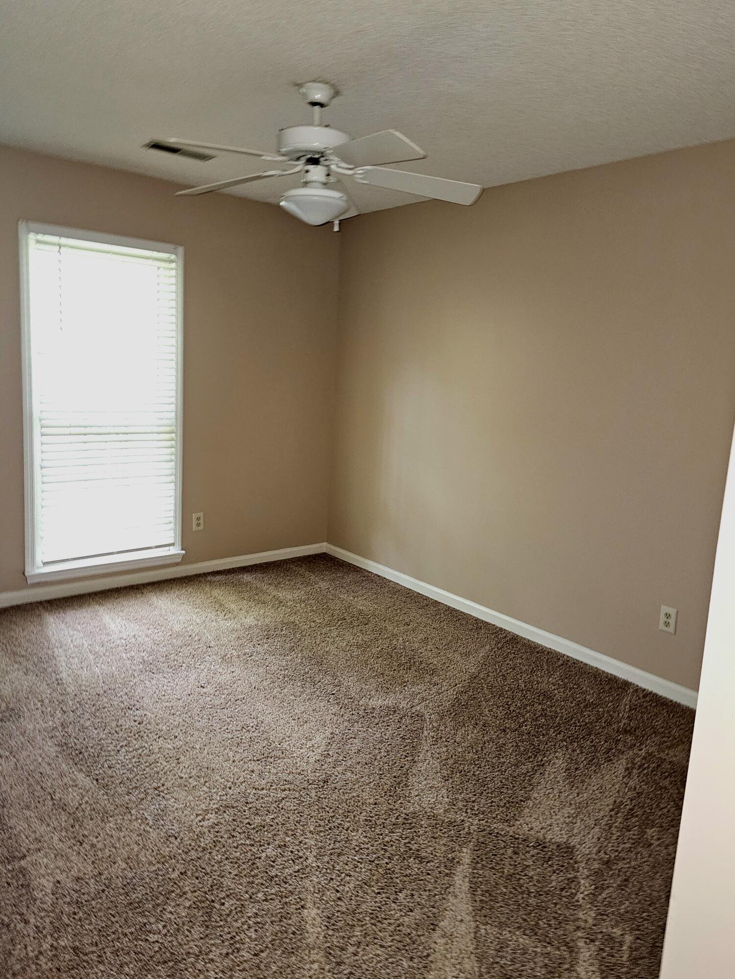 174 Commons Way Goose Creek, SC 29445 - Photo 8 of 15 20240410_124230