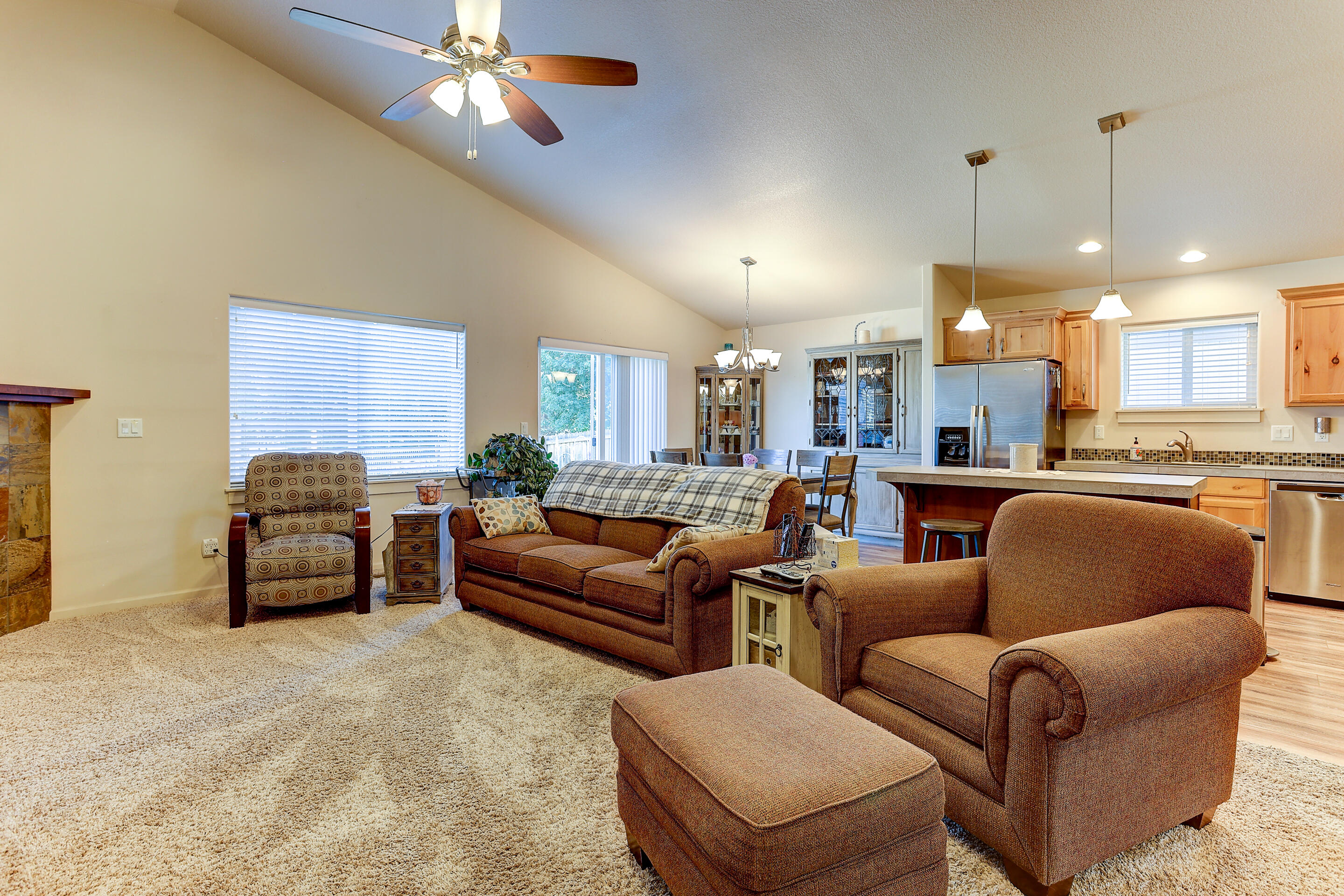 62014 Dantili Road Bend, OR 97701 - Photo 4 of 24 62014 Dantili Road-18