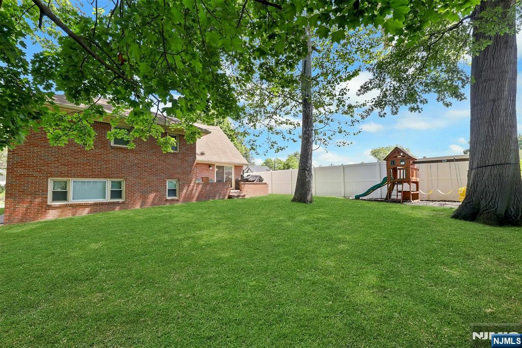 514 Rutland Avenue Teaneck, NJ 07666 - Photo 34 of 40