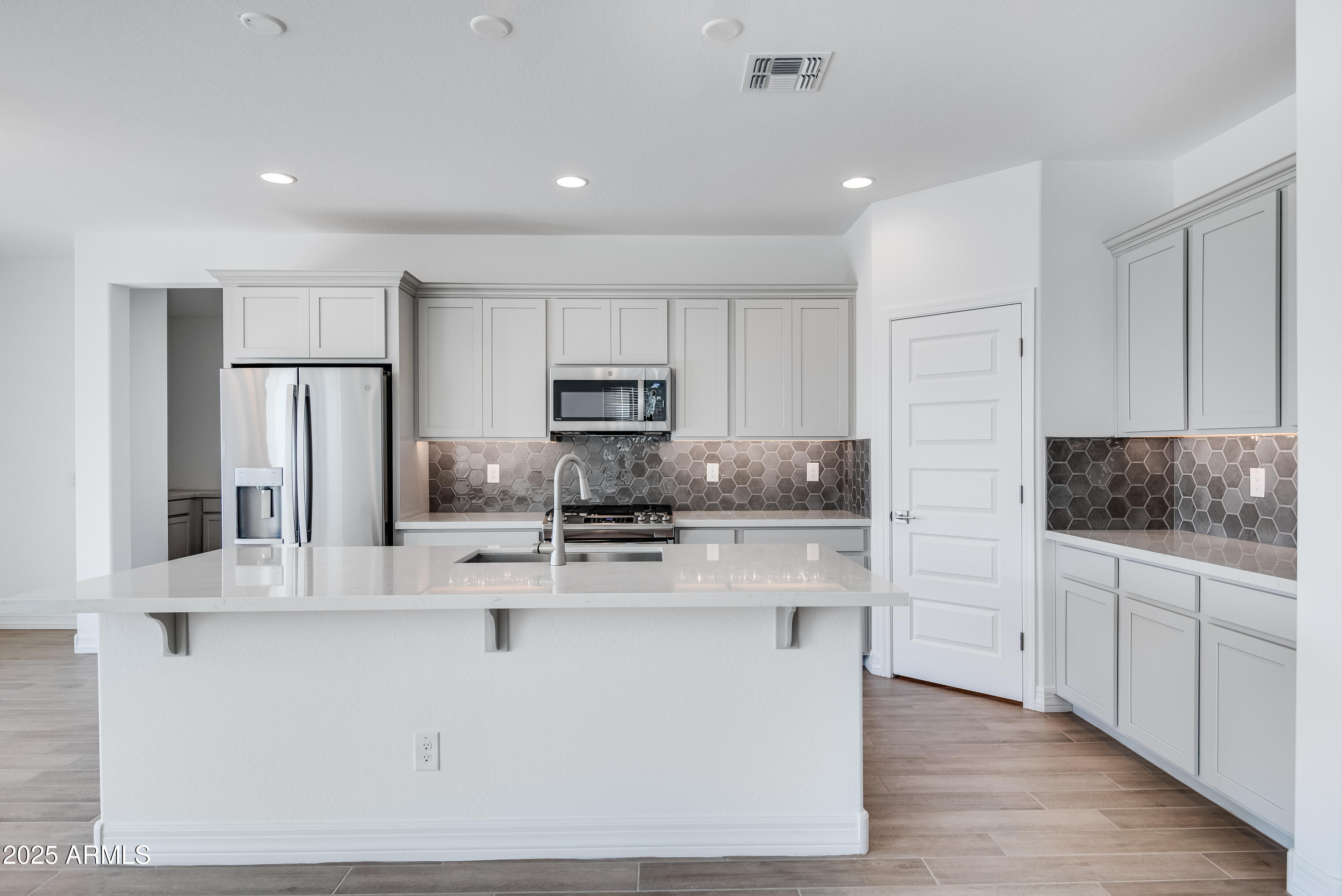 10215 West Piccadilly Road Avondale, AZ 85392 - Photo 4 of 30 hj-az-ind-parkside-los-cielos-40rm-3-lot