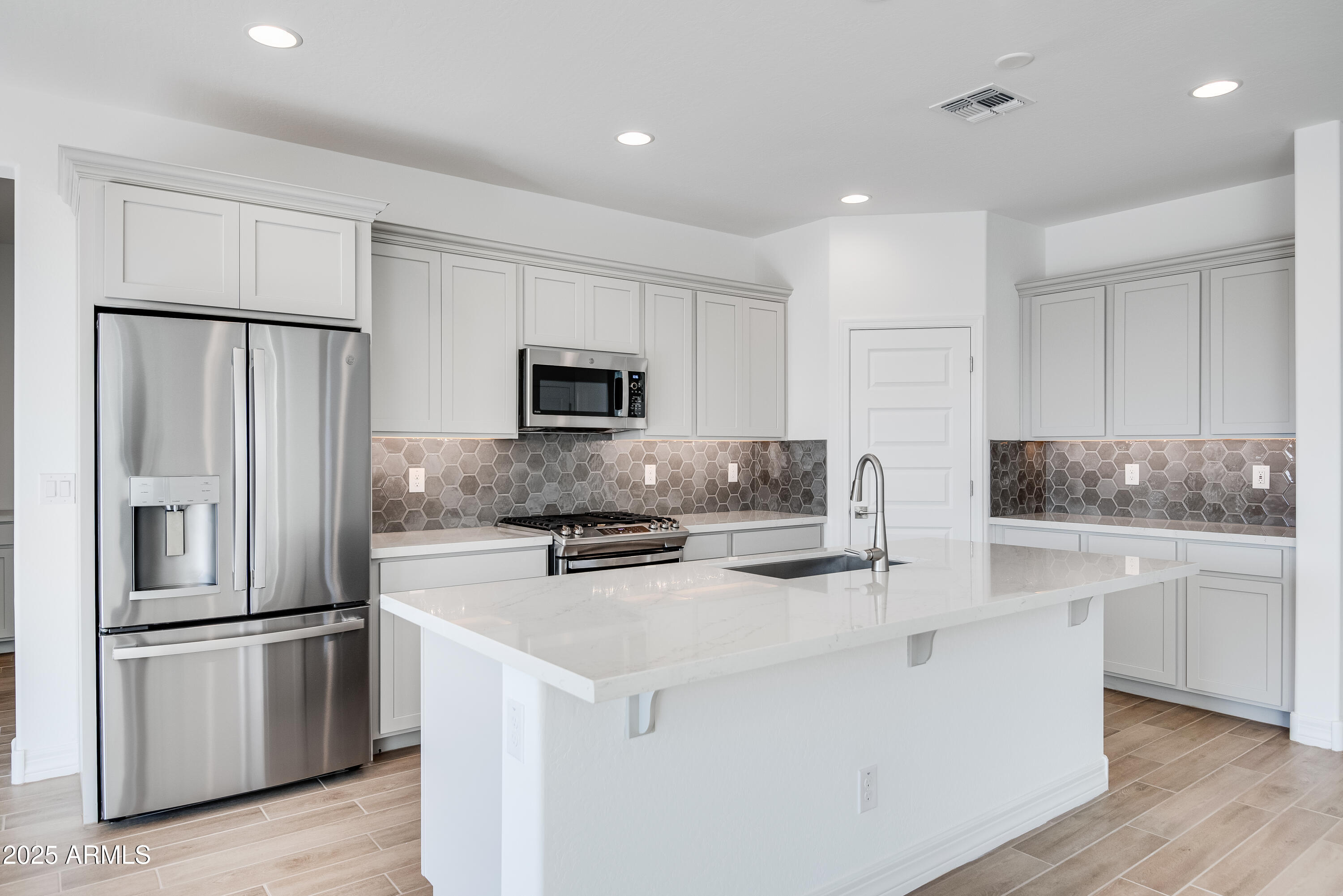 10215 West Piccadilly Road Avondale, AZ 85392 - Photo 6 of 30 hj-az-ind-parkside-los-cielos-40rm-3-lot
