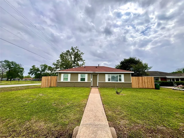 $2,000 | 13034 Peoria Street, Houston, TX 77015