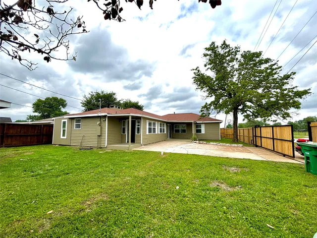 $2,000 | 13034 Peoria Street, Houston, TX 77015