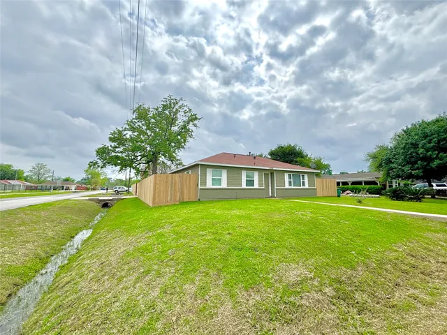 $2,000 | 13034 Peoria Street, Houston, TX 77015