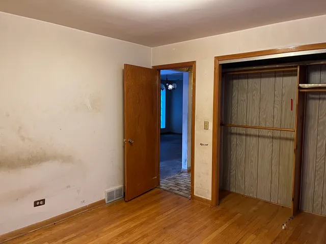 $299,900 | 6142 West Barry Avenue, Chicago, IL 60634