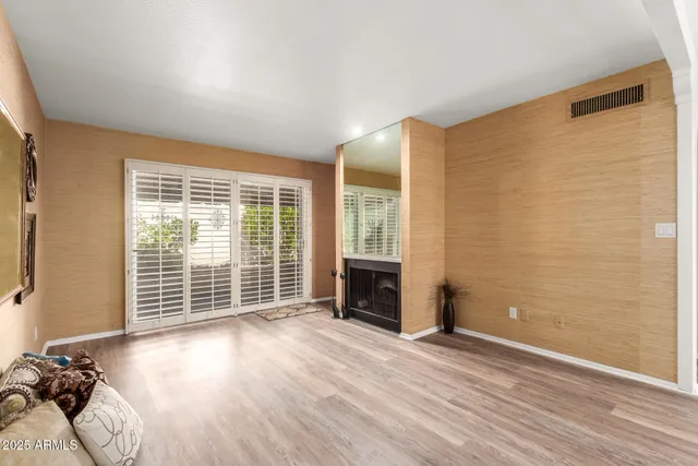 $2,100 | 6735 North 16th Place, Phoenix, AZ 85016