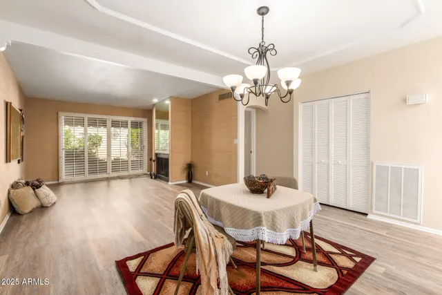 $2,100 | 6735 North 16th Place, Phoenix, AZ 85016