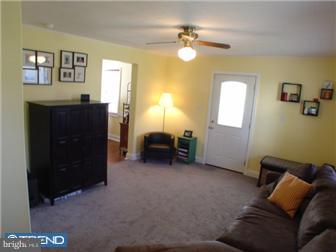 202 Pennsylvania Road Brooklawn, NJ 08030 - Photo 9 of 12 Living Room