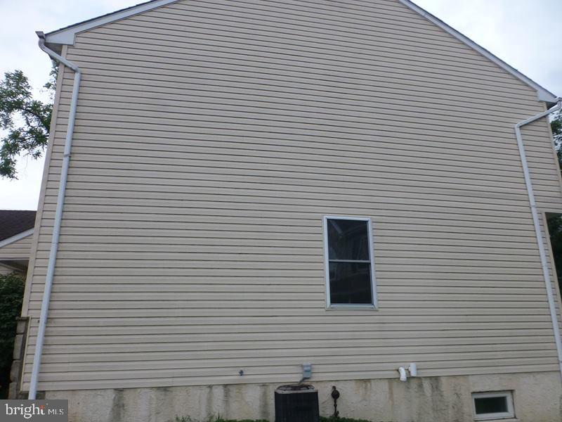 198 Harrison Road Brookhaven, PA 19015 - Photo 2 of 32 Gallery Image 2