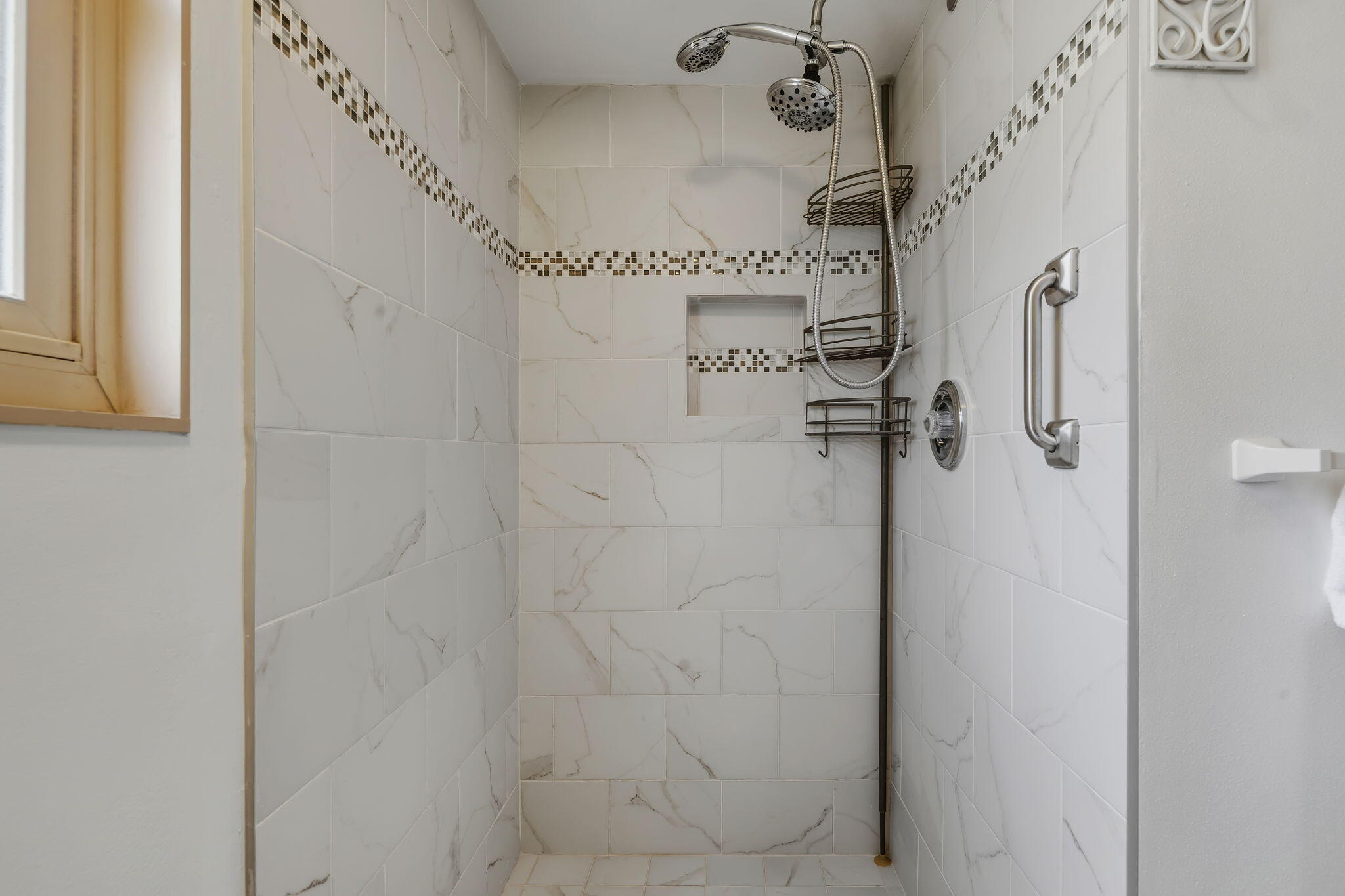 5950 Encina Road, Unit 2 Goleta, CA 93117 - Photo 24 of 37 24-Bathroom 2