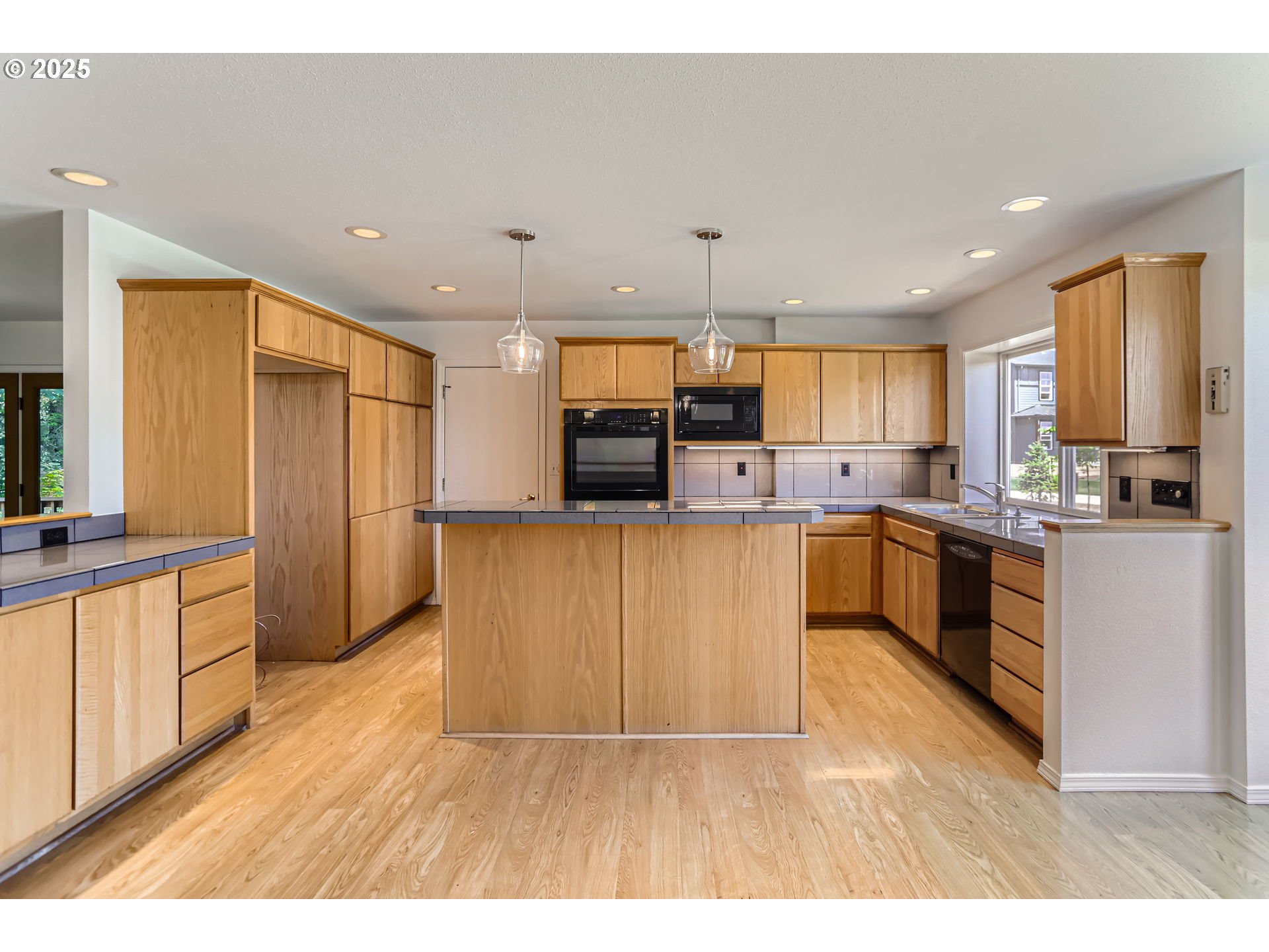 7471 Southwest Woodbury Loop Wilsonville, OR 97070 - Photo 11 of 28