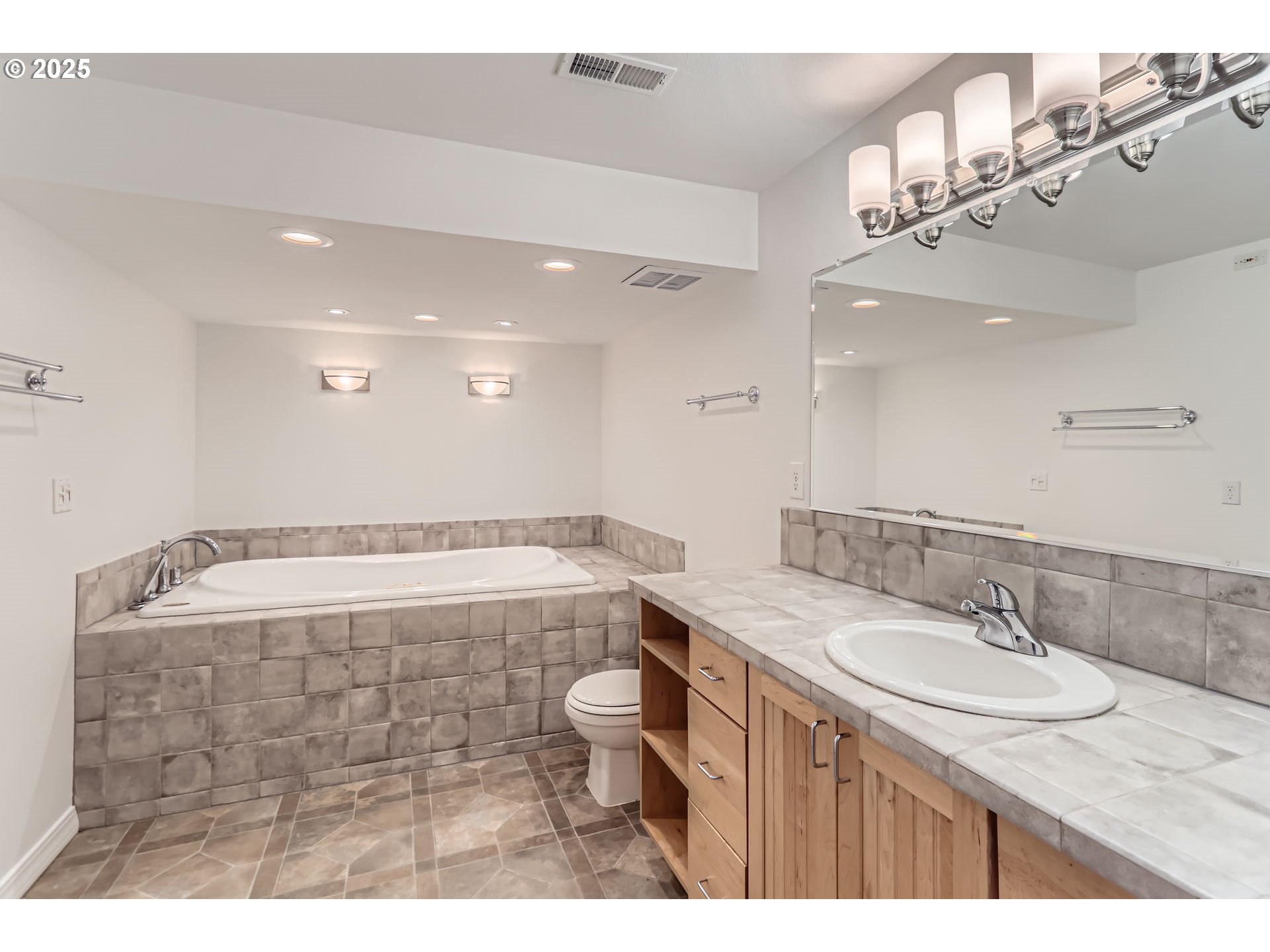 7471 Southwest Woodbury Loop Wilsonville, OR 97070 - Photo 22 of 28