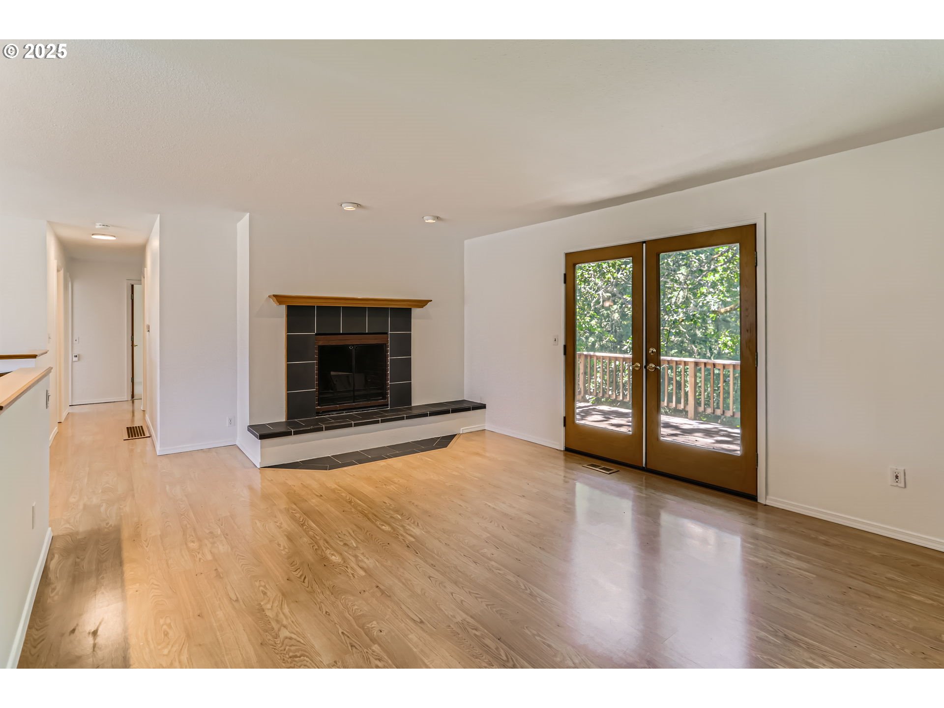 7471 Southwest Woodbury Loop Wilsonville, OR 97070 - Photo 7 of 28
