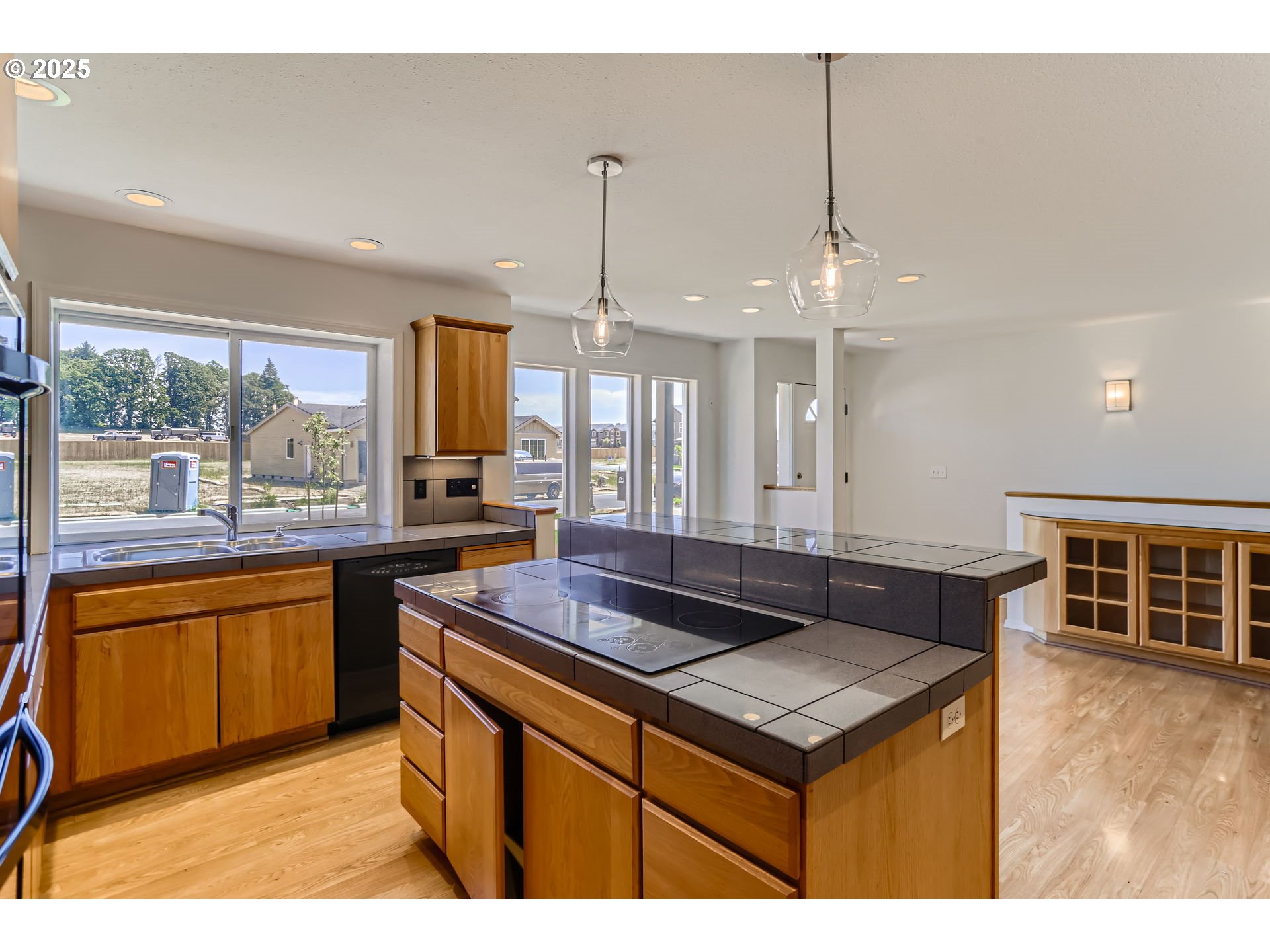 7471 Southwest Woodbury Loop Wilsonville, OR 97070 - Photo 9 of 28