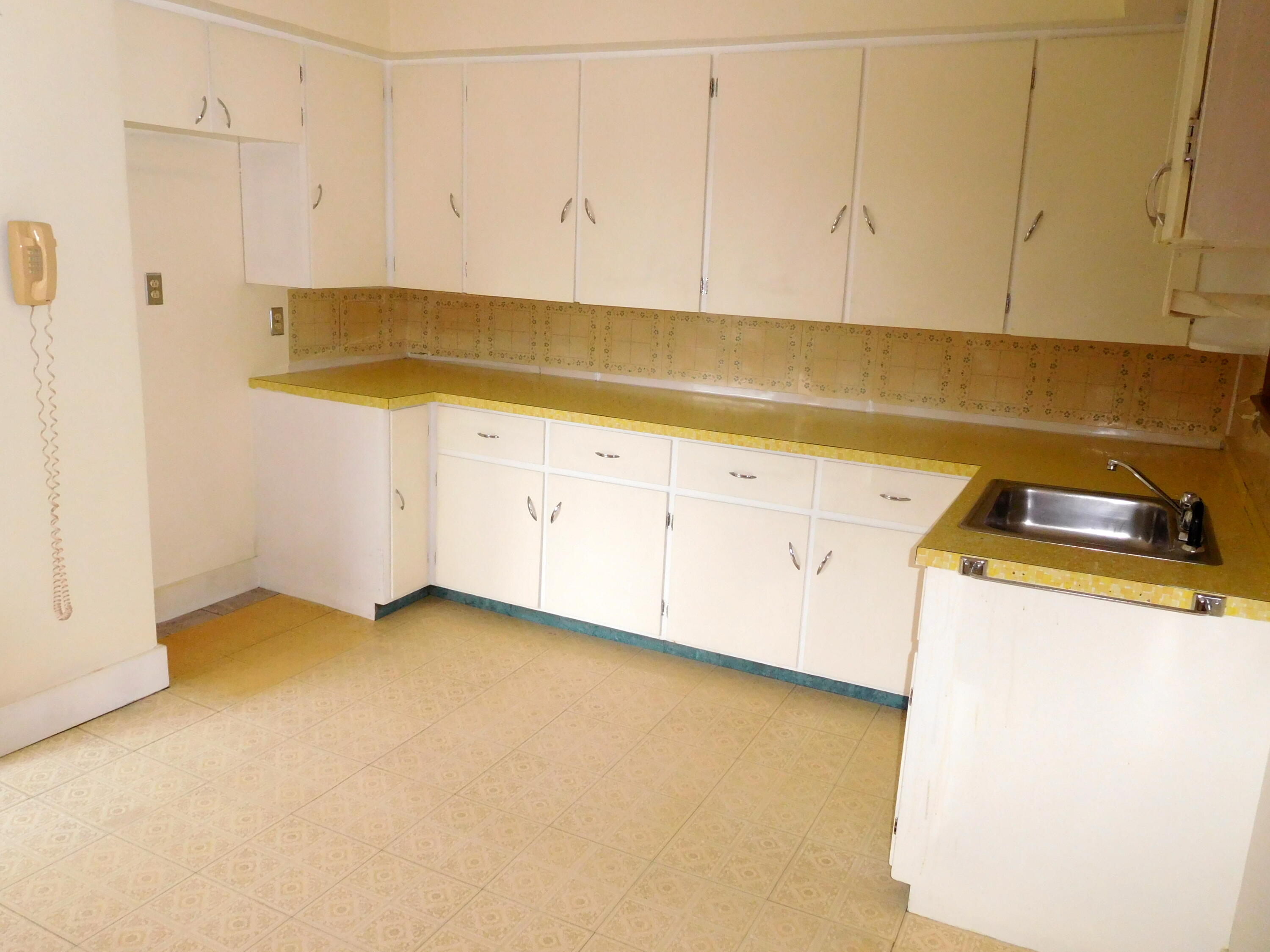 12 Burbank Street Lewiston, ME 04240 - Photo 28 of 44 27