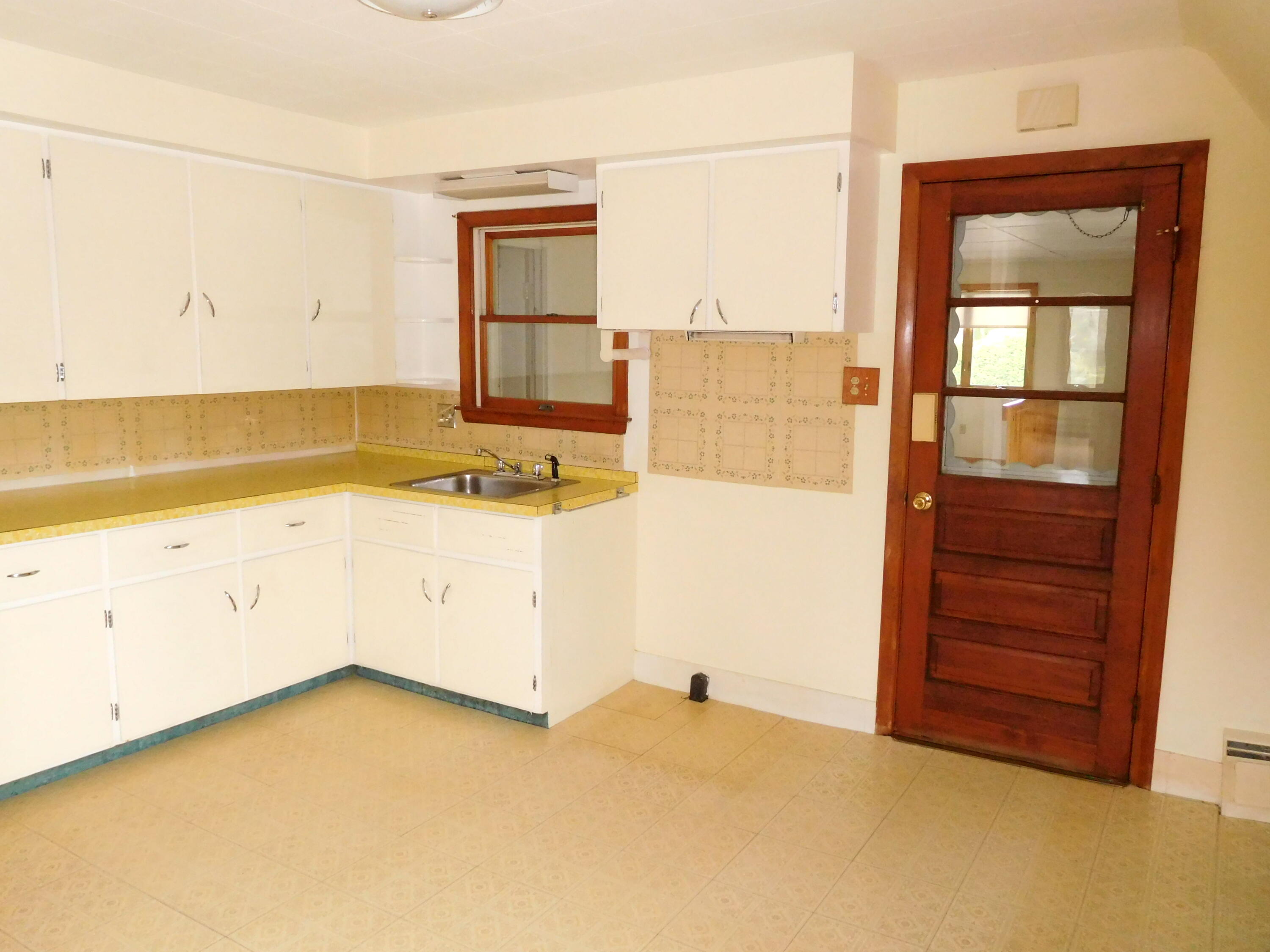 12 Burbank Street Lewiston, ME 04240 - Photo 29 of 44 28