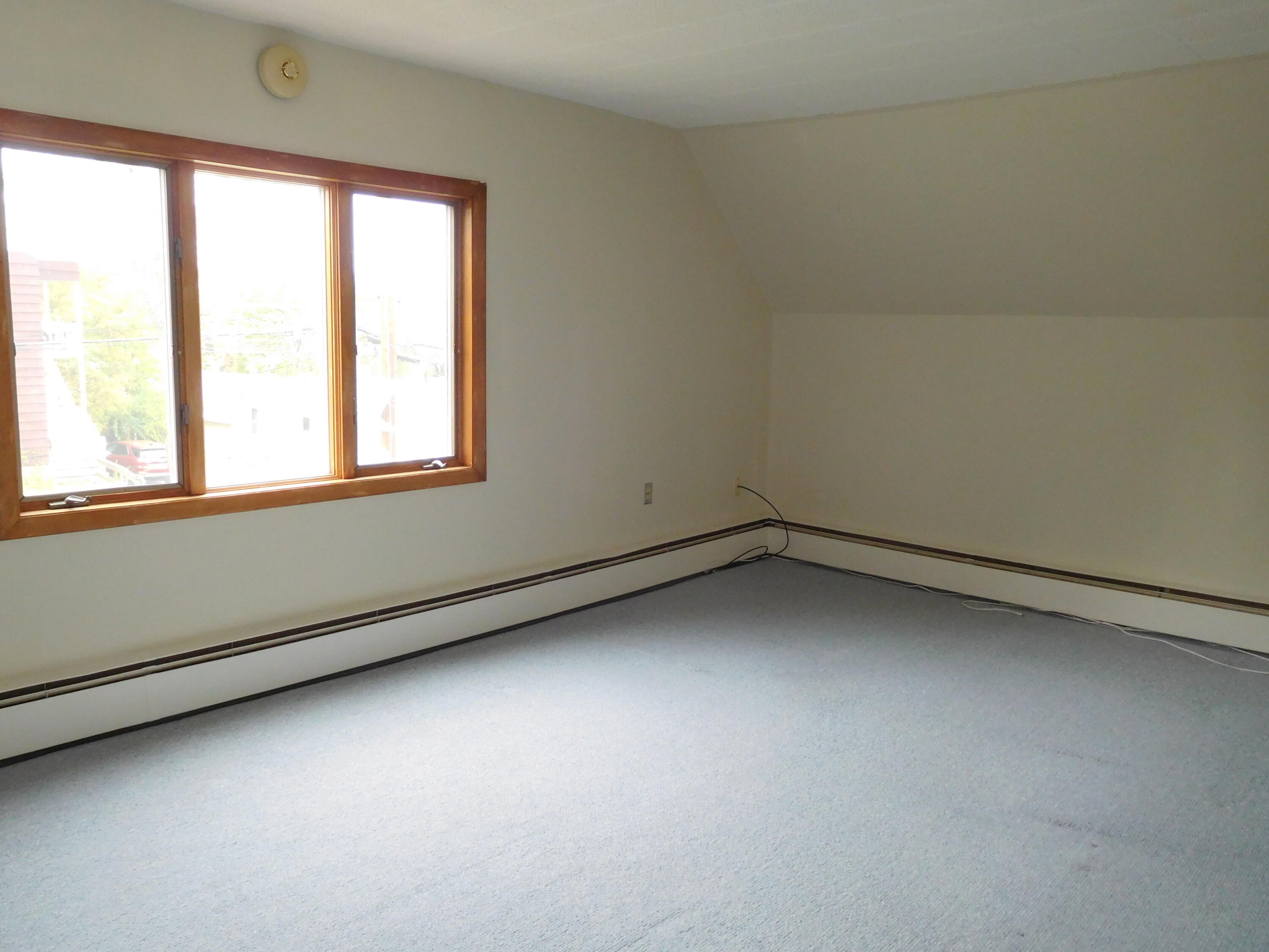 12 Burbank Street Lewiston, ME 04240 - Photo 31 of 44 30