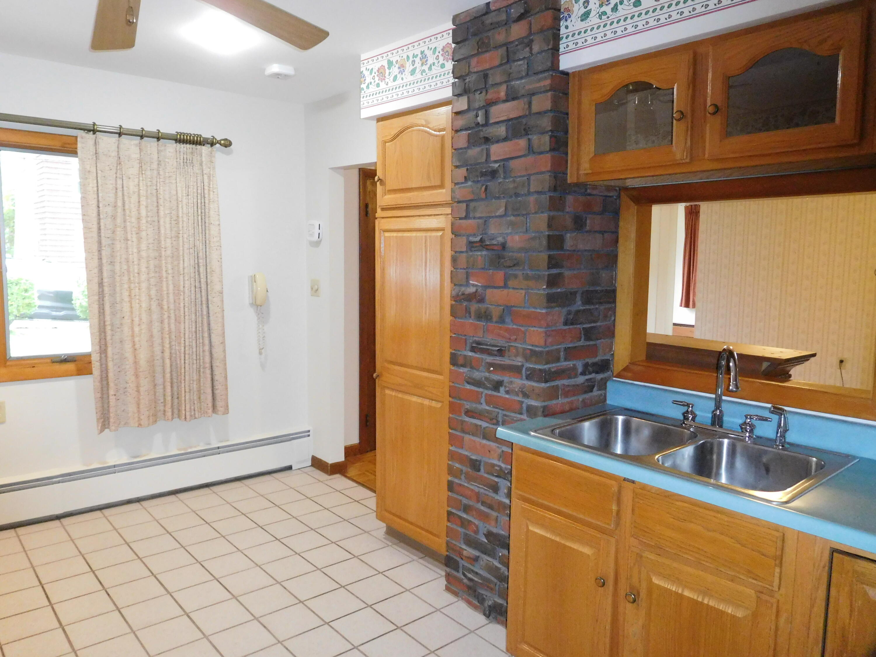 12 Burbank Street Lewiston, ME 04240 - Photo 4 of 44 04