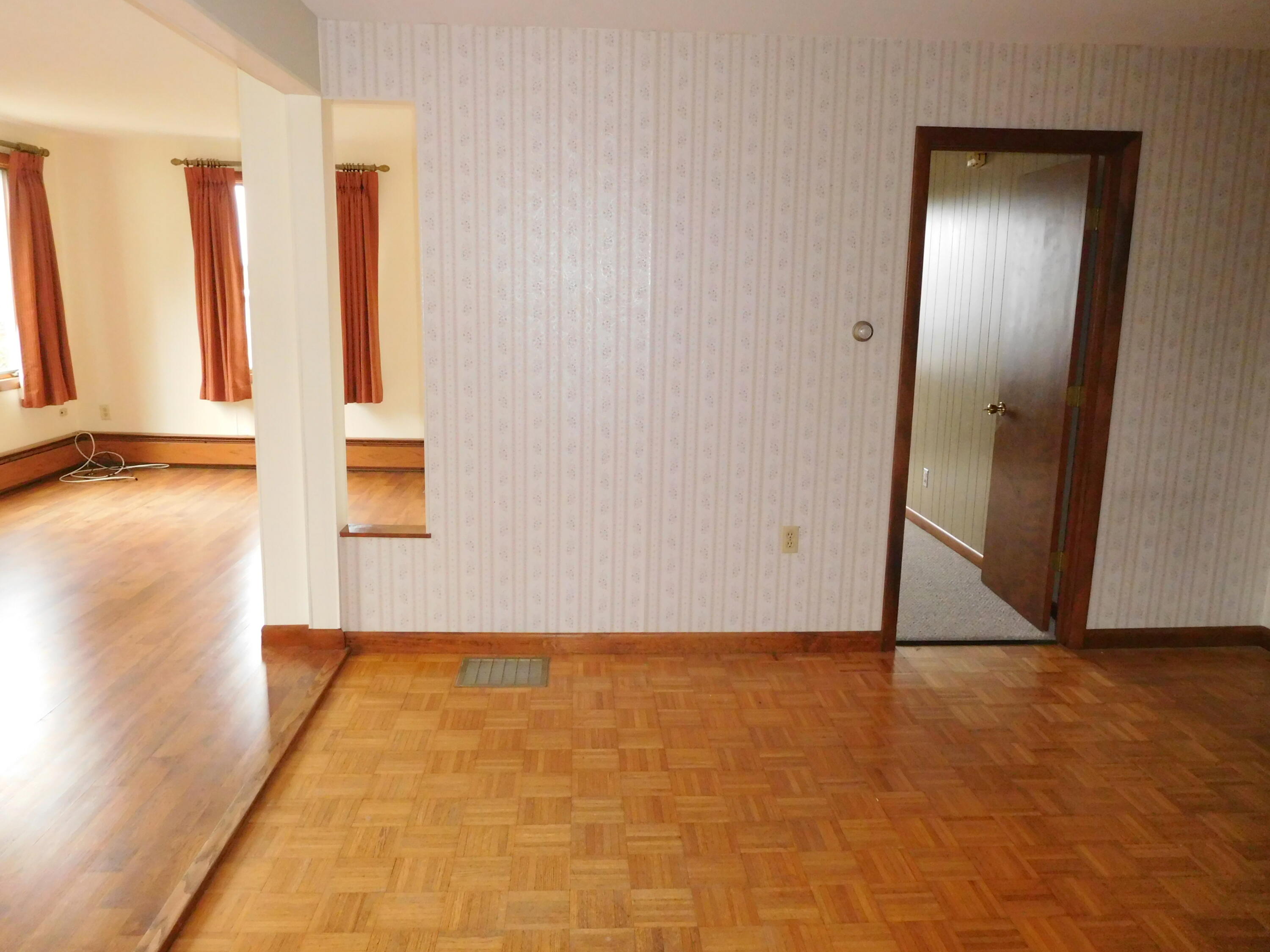 12 Burbank Street Lewiston, ME 04240 - Photo 8 of 44 07