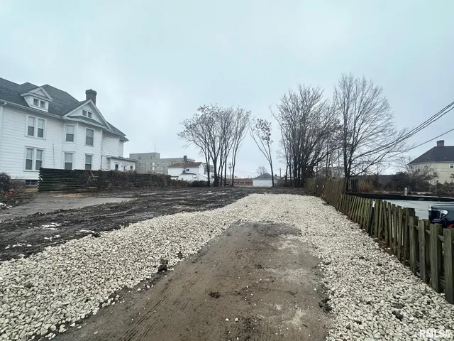 $10,000 | 216 South Church Street, Jacksonville, IL 62650