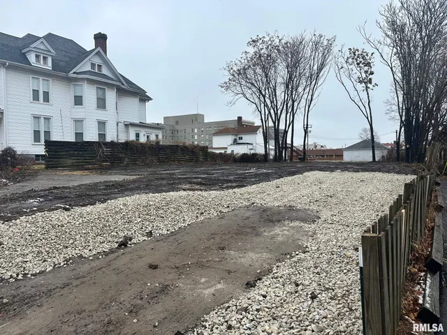 $10,000 | 216 South Church Street, Jacksonville, IL 62650