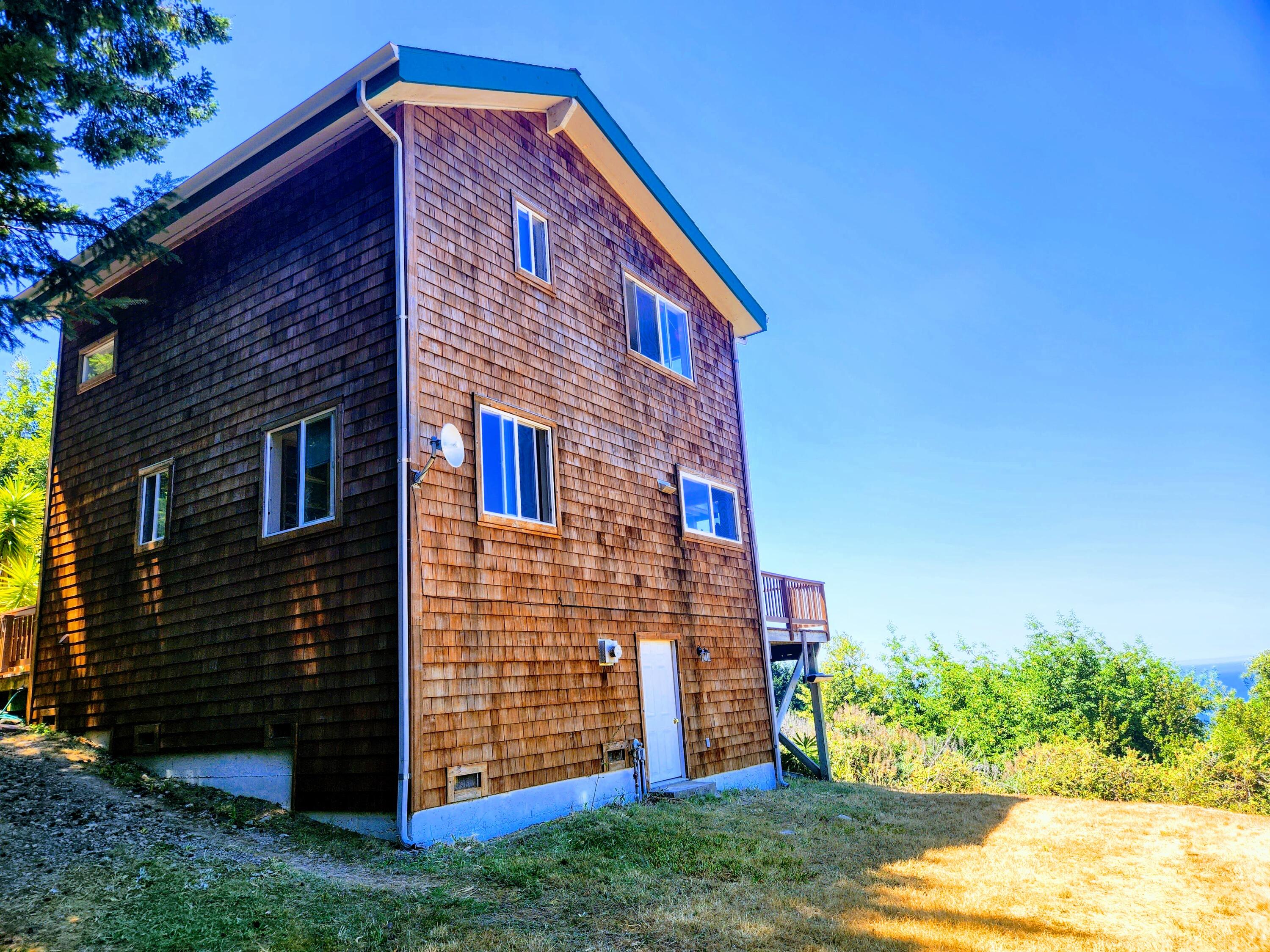 10 Telegraph Creek Road Whitethorn, CA 95589 - Photo 7 of 59