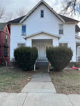 $900 | 627 West Water Street, Elmira, NY 14905