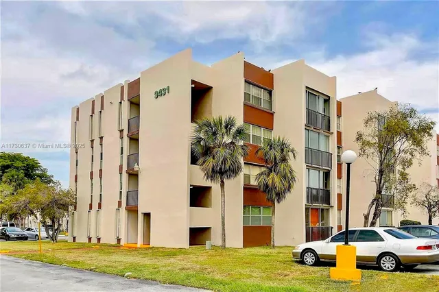$269,000 | 9431 Southwest 4th Street, Unit 412, Miami, FL 33174