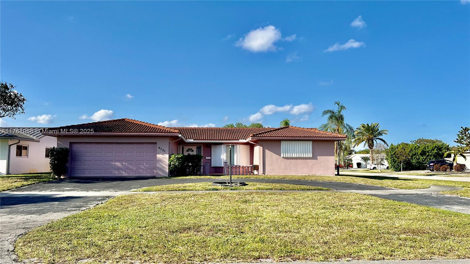 4701 Arthur Street Hollywood, FL 33021 - Photo 2 of 14