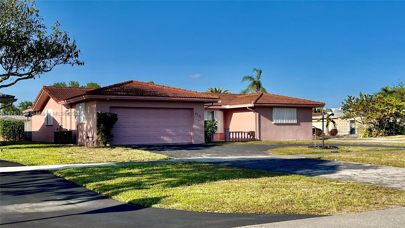 4701 Arthur Street Hollywood, FL 33021 - Photo 3 of 14