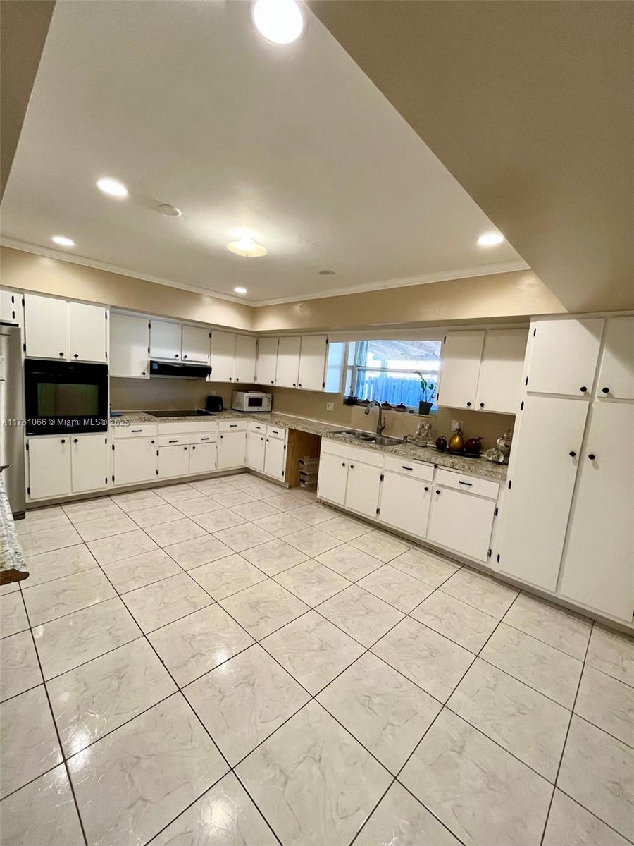 4701 Arthur Street Hollywood, FL 33021 - Photo 10 of 14