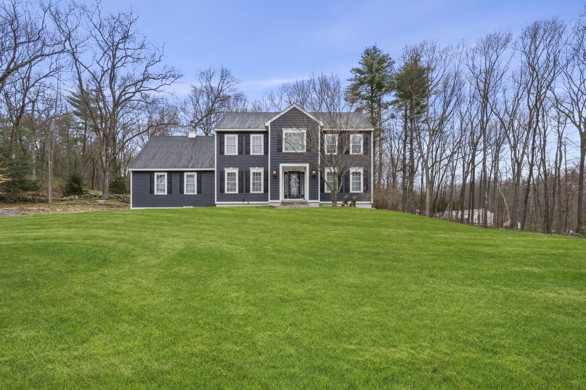 57 Ministerial Road Bedford, NH 03110 - Photo 2 of 38