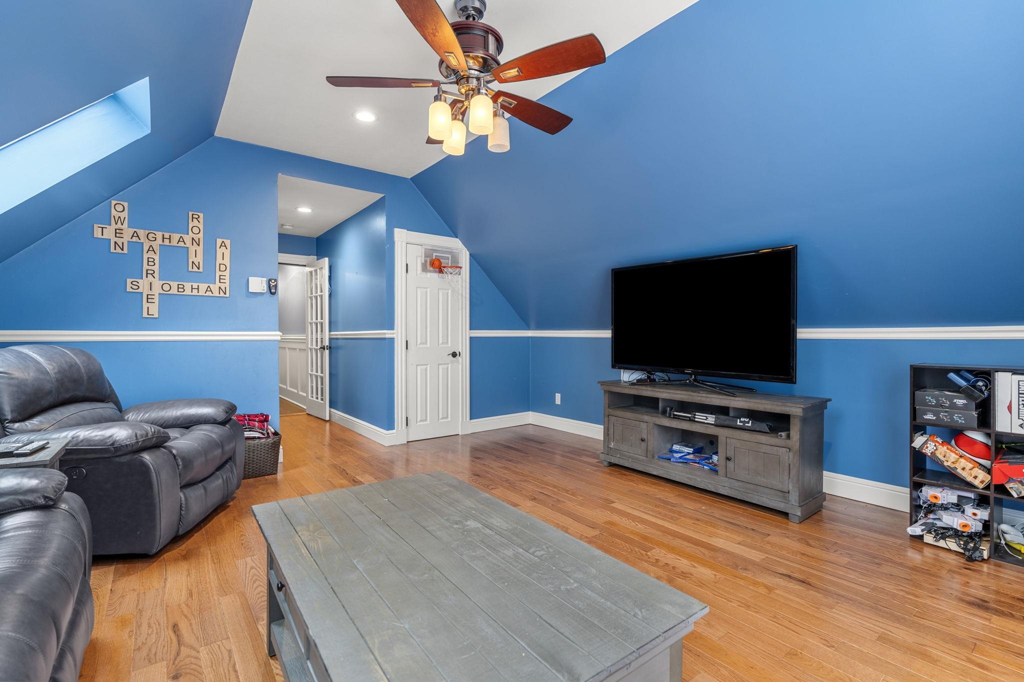 57 Ministerial Road Bedford, NH 03110 - Photo 26 of 38