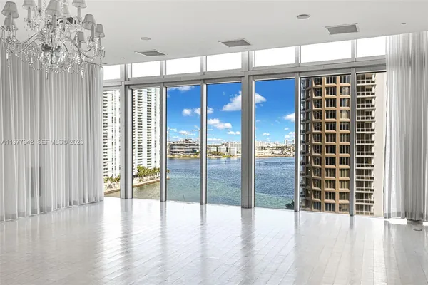 $4,500 | 475 Brickell Avenue, Unit 3113, Miami, FL 33131