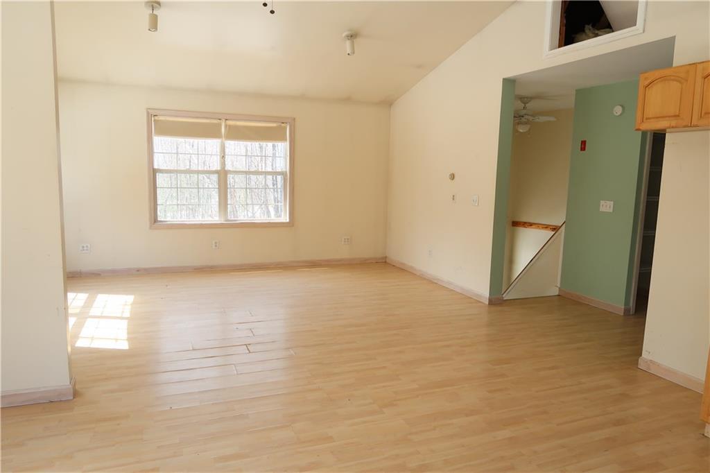 26 Mountain View Road Manchester, ME 04351 - Photo 5 of 21 Photo