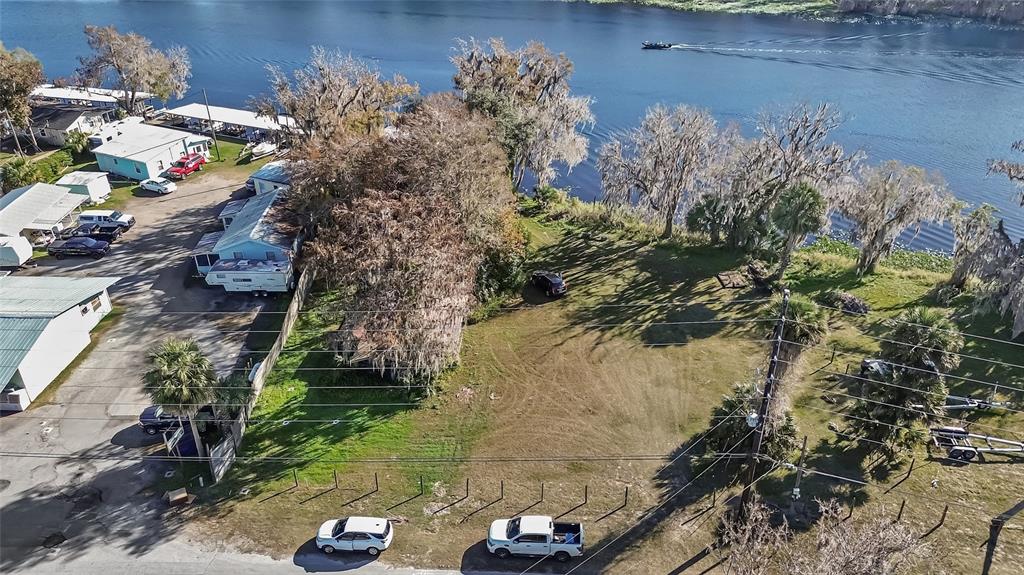 55512 Front Street Astor, FL 32102 - Photo 11 of 47