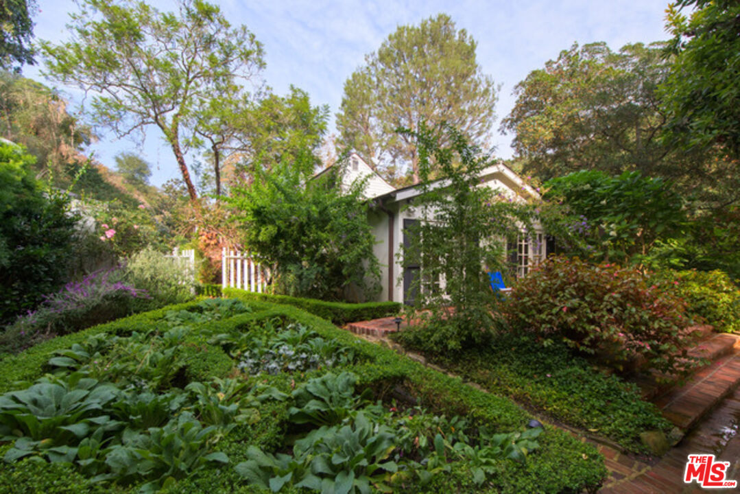 1001 Rivas Canyon Road Pacific Palisades, CA 90272 - Photo 26 of 48