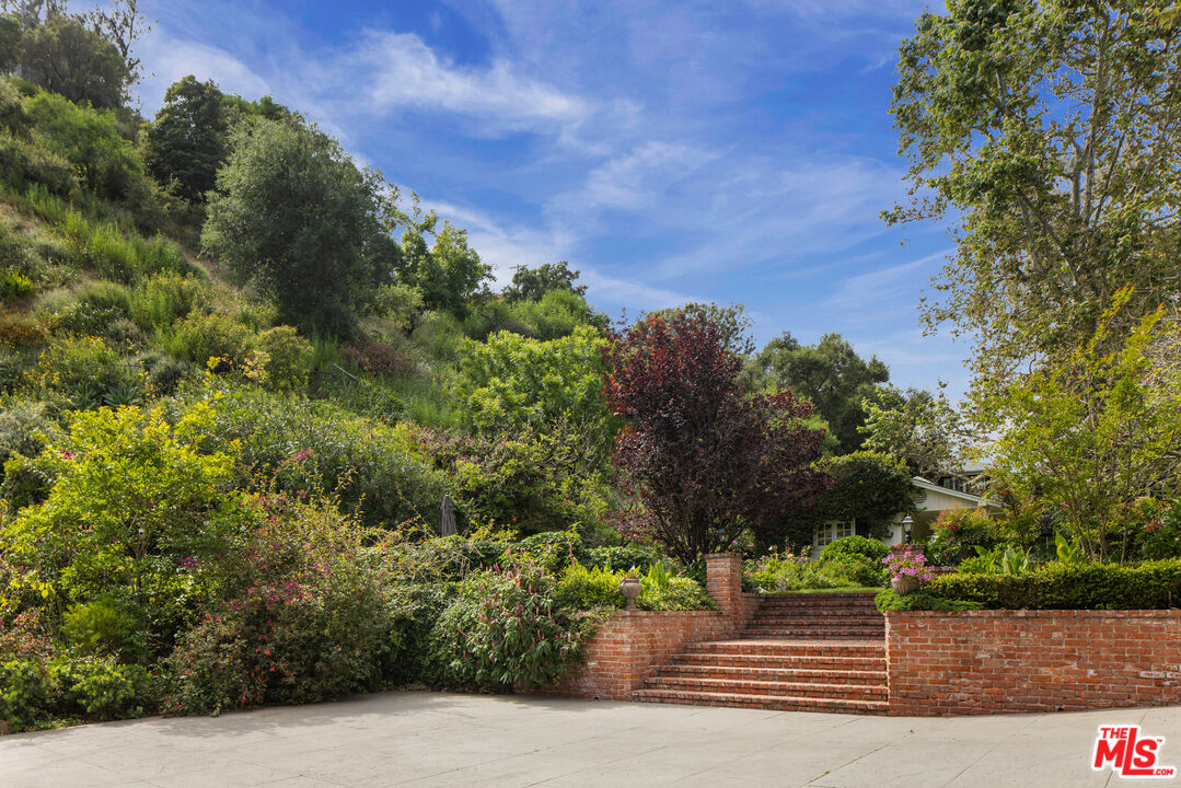 1001 Rivas Canyon Road Pacific Palisades, CA 90272 - Photo 36 of 48