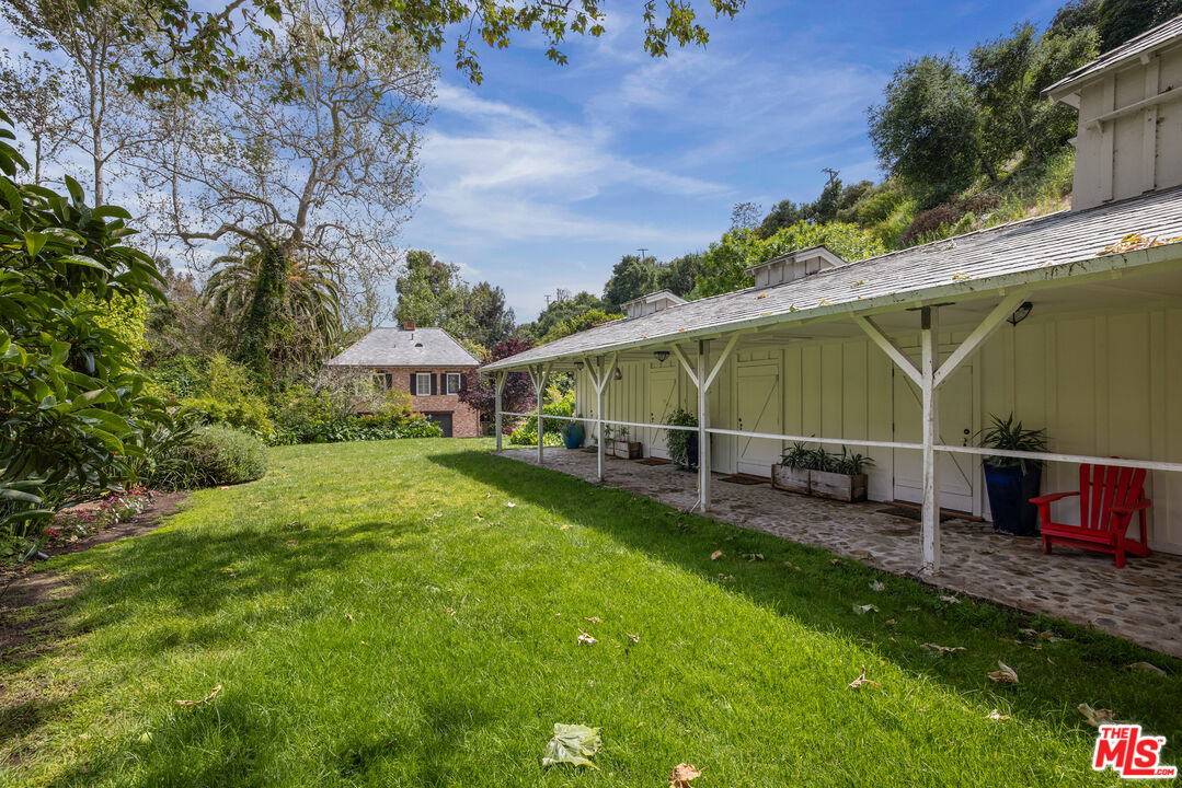 1001 Rivas Canyon Road Pacific Palisades, CA 90272 - Photo 37 of 48