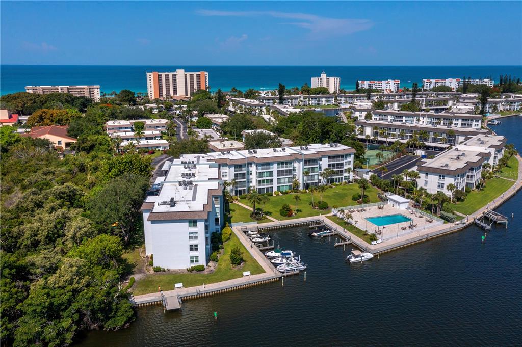 600 Sutton Place, Unit 104B Longboat Key, FL 34228 - Photo 37 of 53