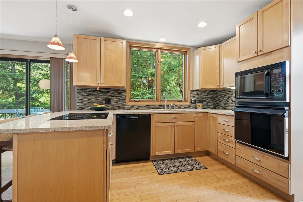 1755 Wiesbrook Road South Wheaton, IL 60189 - Photo 10 of 28